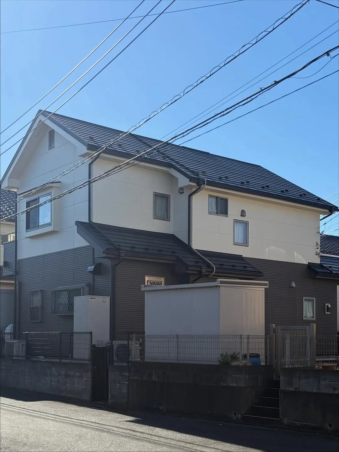 青梅市 S様邸の外壁塗装と屋根カバー工事後の外観