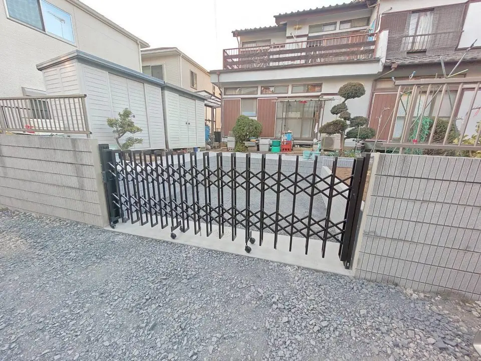 鴻巣市 S様邸の駐車場工事後の外構