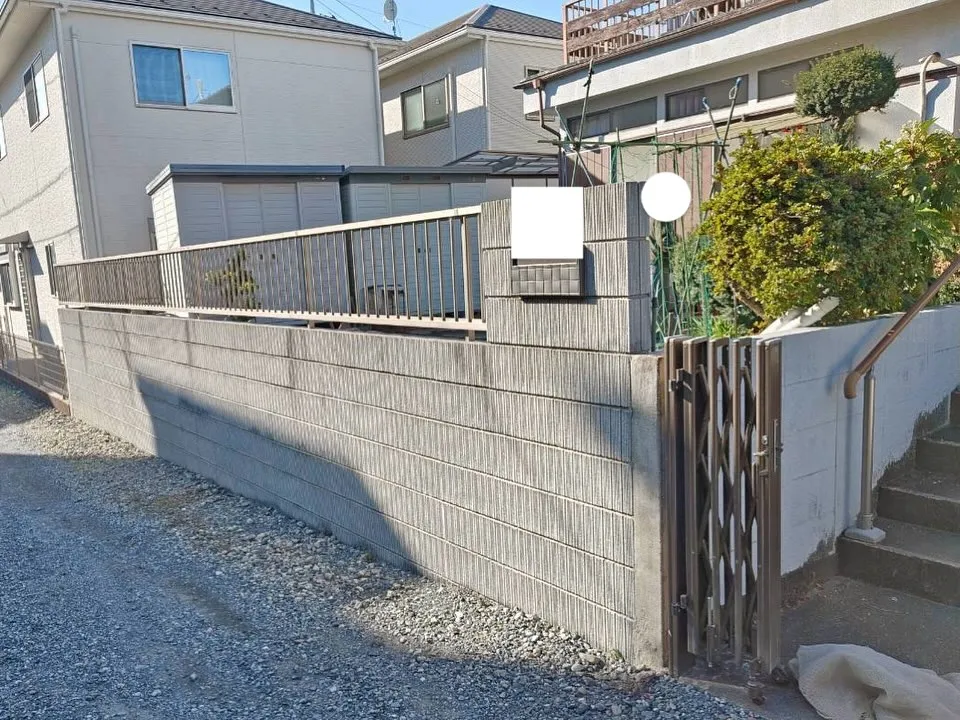 鴻巣市 S様邸の駐車場工事前の庭まわり